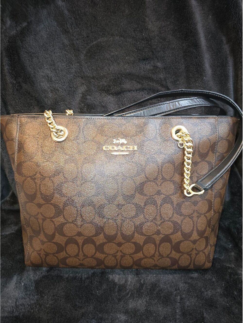 4. 2021 Coach Cammie Chain Tote